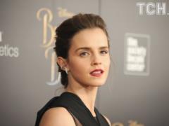 Star  Harry Potter  Watson broke up with a guy older than her 10 years