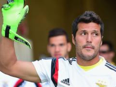 Julio Cesar broke the contract with Benfica and, most likely, retired