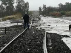 В Испании из-за затопления сошел с рельсов поезд