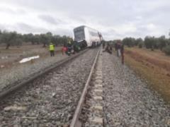 В Испании поезд сошел с рельс, пострадал 21 человек
