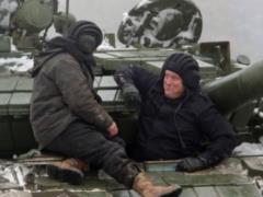 Американский генерал проехался на украинском танке и пострелял из зенитки