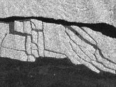 In Antarctica, the giant iceberg split into pieces
