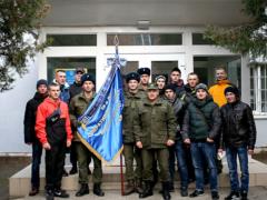 В Мариуполе гвардейцы торжественно провели  на дембель  молодых парней