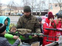 Харьковские гвардейцы принимали необычных, но привычных гостей