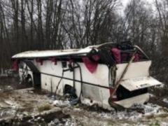 В Литве перевернулся автобус с детьми, десять человек пострадали