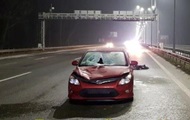 Под Киевом автомобиль сбил насмерть пешехода