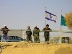 Israel closes the border with the Gaza Strip