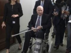У США Джона Маккейна госпіталізували