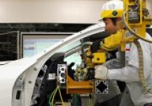 Німецький автопром не зможе перейти на випуск тільки електромобілів