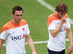 Blind and De Vrey can go to Barcelona