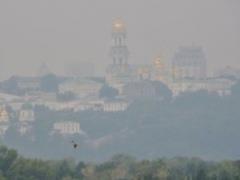 Киев до обеда накрыл густой туман, видимость 200 метров