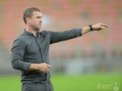 Rebrov begins to  lift from the knees  Al-Ahli