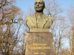 В Чернигове с могилы похитили бронзовый бюст