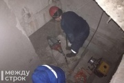 В Нижнем Тагиле в подъезде девятиэтажки на мужчину упала огромная бетонная плита