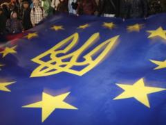 Over Ukraine threatened with loss of visa-free travel