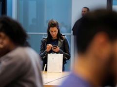 Apple floods with lawsuits