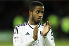 Manchester United will offer 25 million pounds for 17-year-old defender Fulham