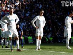 The fan of  Real  after the defeat in the  El Clasico  arranged a fire at home to die