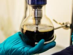 Нефть Brent торгуется выше 66 долларов за баррель