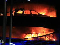 Пожар на паркинге в Ливерпуле. Уничтожено 1400 автомобилей