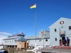 Ukrainian polar explorers congratulated the country on a new year,