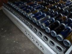 A resident of Zaporizhzhya warms the house with beer tins
