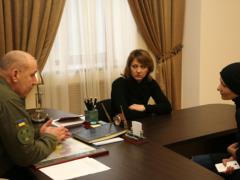 На Харьковщине детям погибших гвардейцев передали рождественские подарки