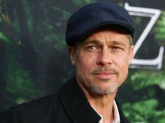 It became known, as Brad Pitt gets acquainted with girls