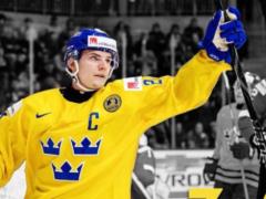 Шведский хоккеист расстроился поражением и выбросил медаль чемпионата мира-2018