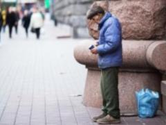 In Ukraine, the poverty level decreases