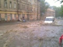 У Франції зростає число жертв урагану  Елеонор 