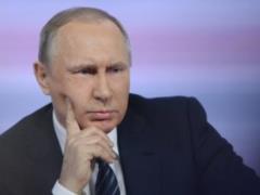 Росія готова передати Україні кораблі з анексованого Криму, - Путін
