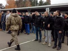 На Харьковщине парня, сбежавшего из армии прямо  с автобуса , суд отпустил домой