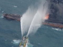 In the water area of ??China put out an oil tanker