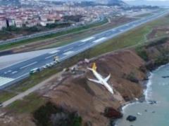 In Turkey, a plane with passengers almost fell into the sea