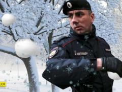 Российские полицейские останавливали угонщиков... снежками