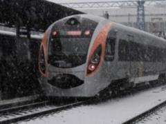 Passenger train in the Zaporozhye region shot down a car, two people were injured
