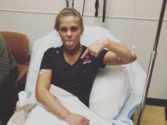 Американка сломала руку во время боя UFC, ударив соперницу в лоб