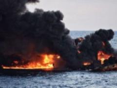 Oil from the sunken Iranian tanker poured into the East China Sea