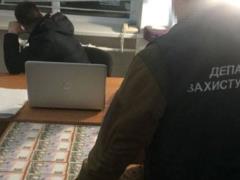 На Луганщине поймали чиновников, которые помогали псевдопереселенцам получать пенсию