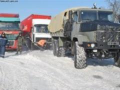 В ряде областей Украины ограничат движение грузовиков из-за снегопада
