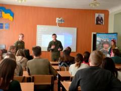 In Kiev region the guards establish friendly relations with motivated youth
