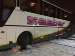 In Volhynia, the bus with passengers was stuck on the tracks