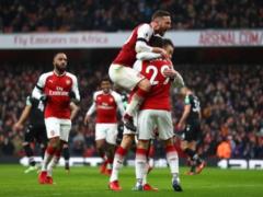  Arsenal  thanks to scoring extravaganza in the first half, defeated in the London derby  Crystal Palace 