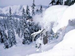 Ukrainian rescuers warn of avalanche danger in the Carpathians