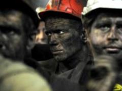 У Донецькій області військовий вантажівка зіткнулася з автобусом з шахтарями