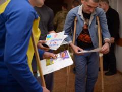 In Kharkov, the cadets visited wounded soldiers in the hospital