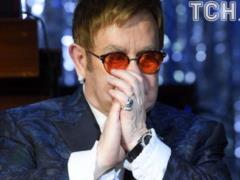 Elton John announced his retirement
