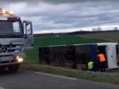 In France, a school bus crashed, 22 pupils were injured - PHOTO,