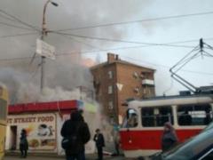 В Киеве на Лукьяновке загорелся киоск с цветами